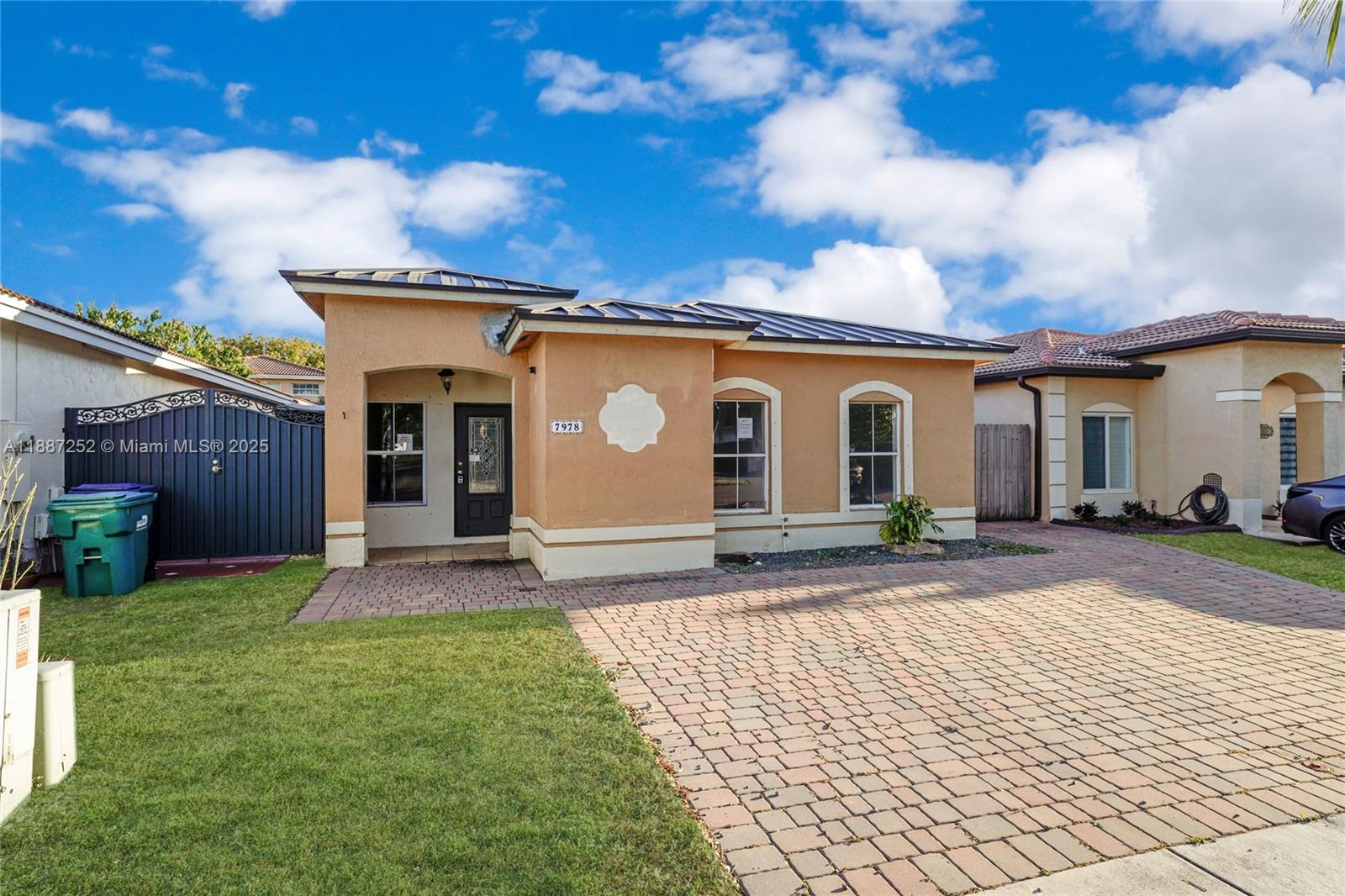 SPANISH LAKES 2ND ADDN - Residential