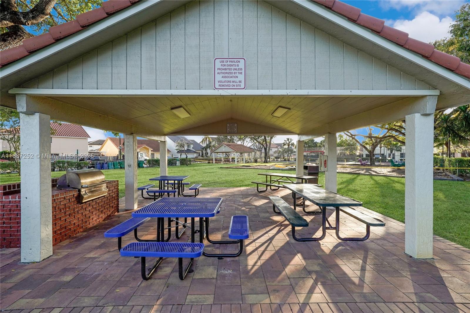 SPANISH LAKES 2ND ADDN - Residential