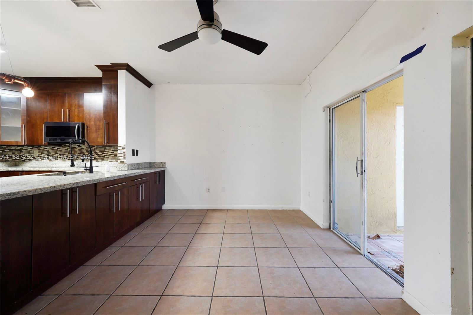 SPANISH LAKES 2ND ADDN - Residential