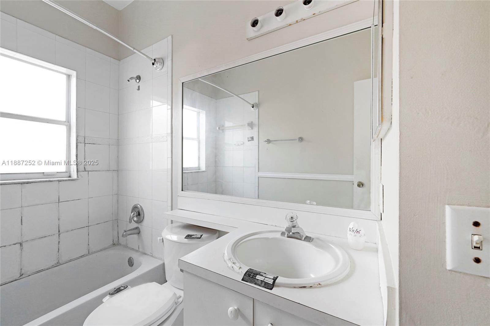 SPANISH LAKES 2ND ADDN - Residential