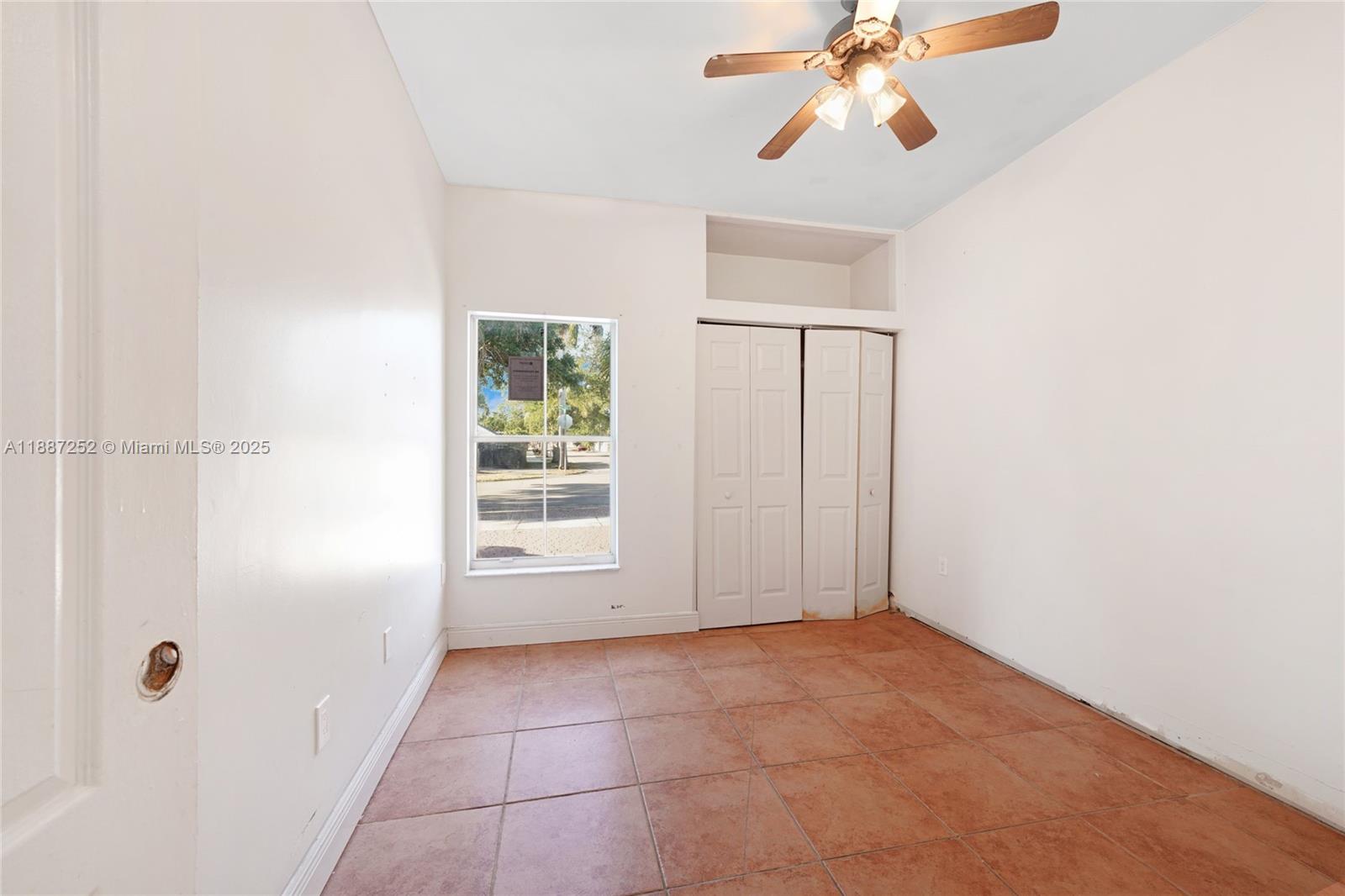 SPANISH LAKES 2ND ADDN - Residential