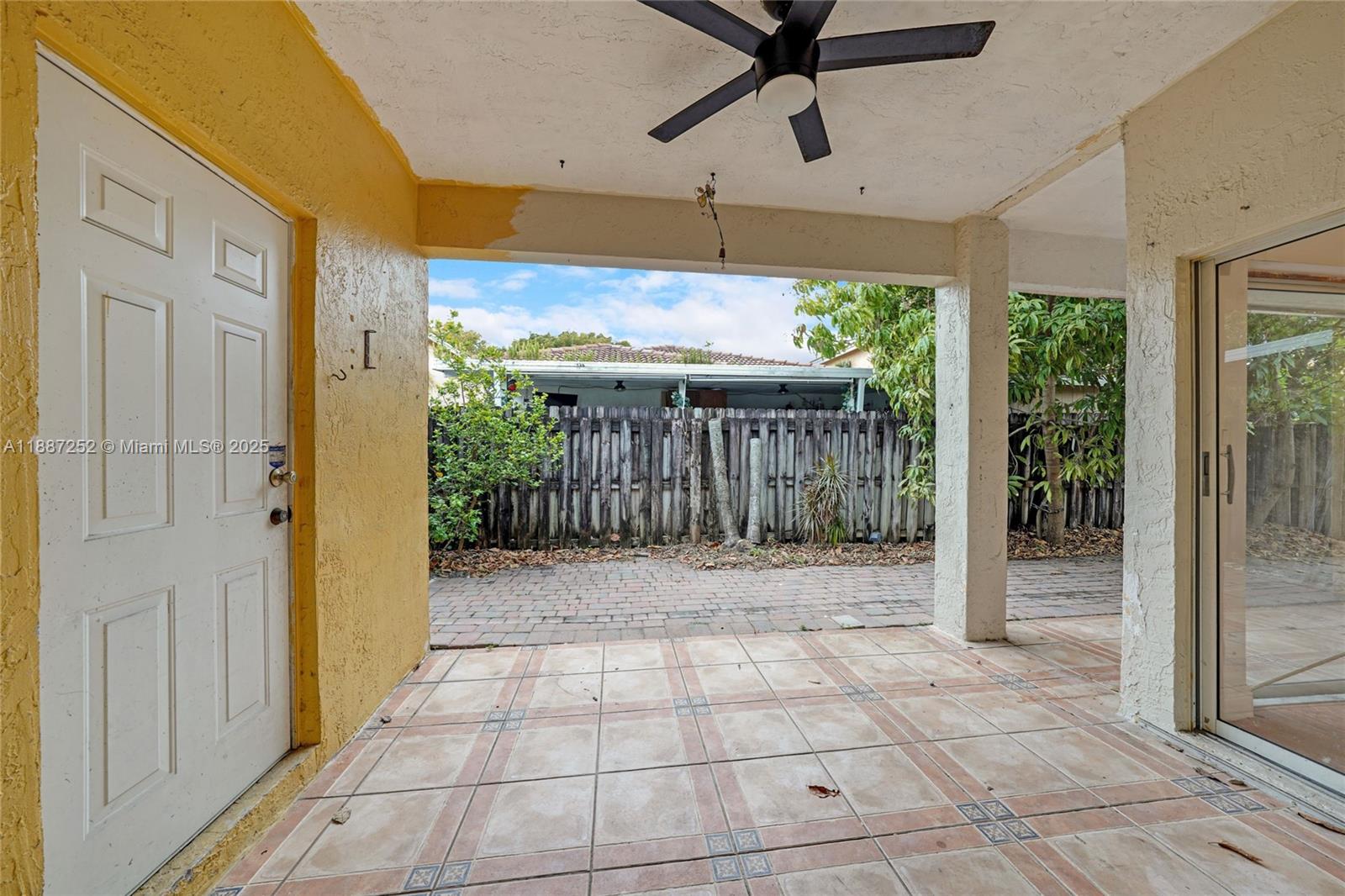 SPANISH LAKES 2ND ADDN - Residential