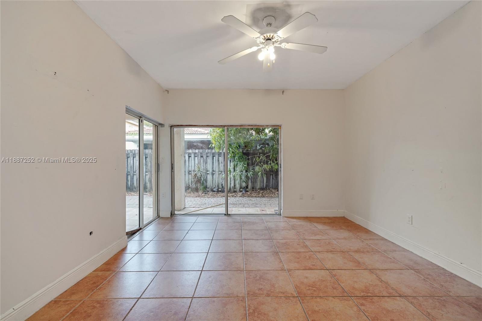 SPANISH LAKES 2ND ADDN - Residential