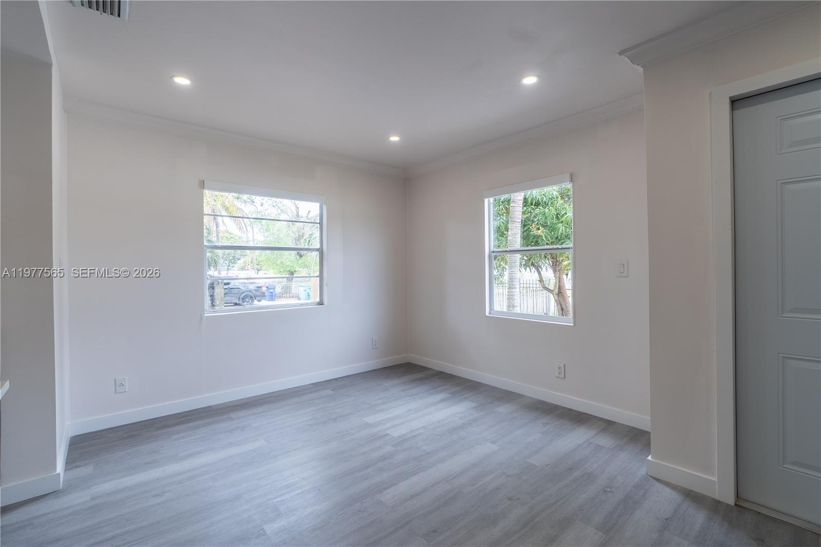 ELEANOR PARK - Residential