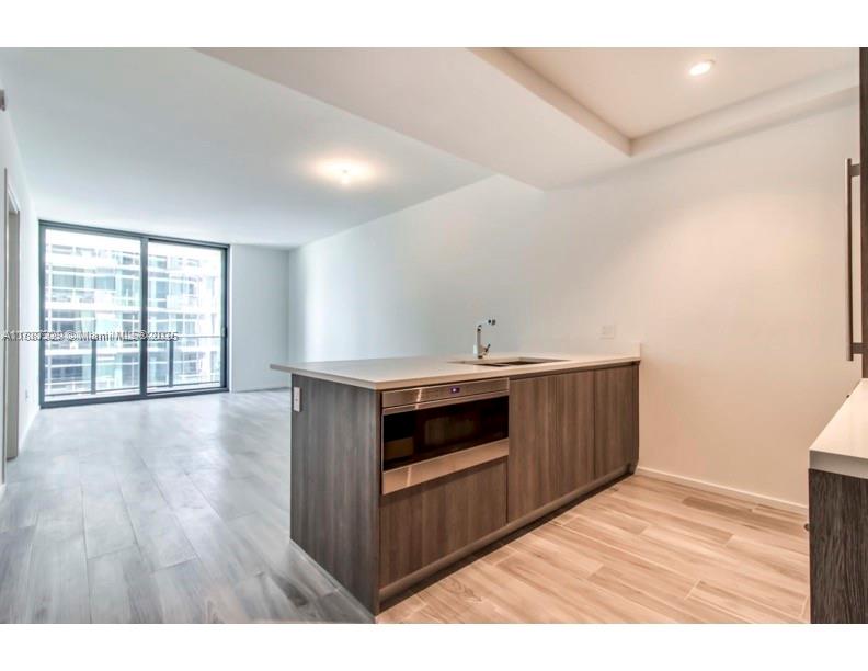 801 SMA RESIDENCES CONDO - Residential Lease