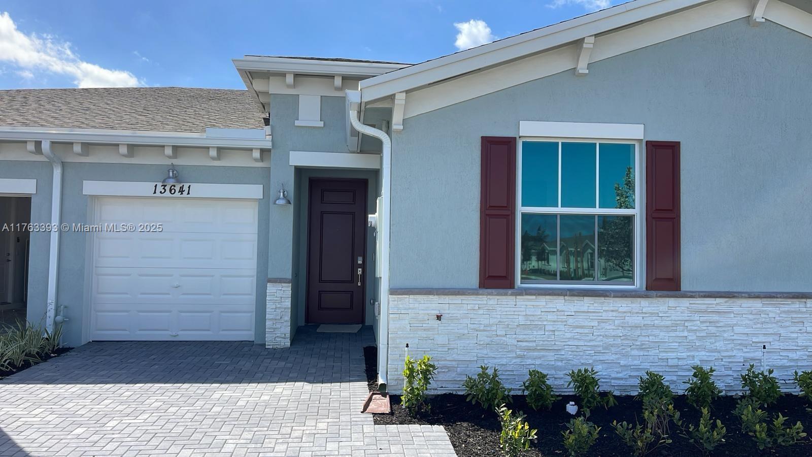 DELRAY TRAILS AT VILLA DE - Residential Lease