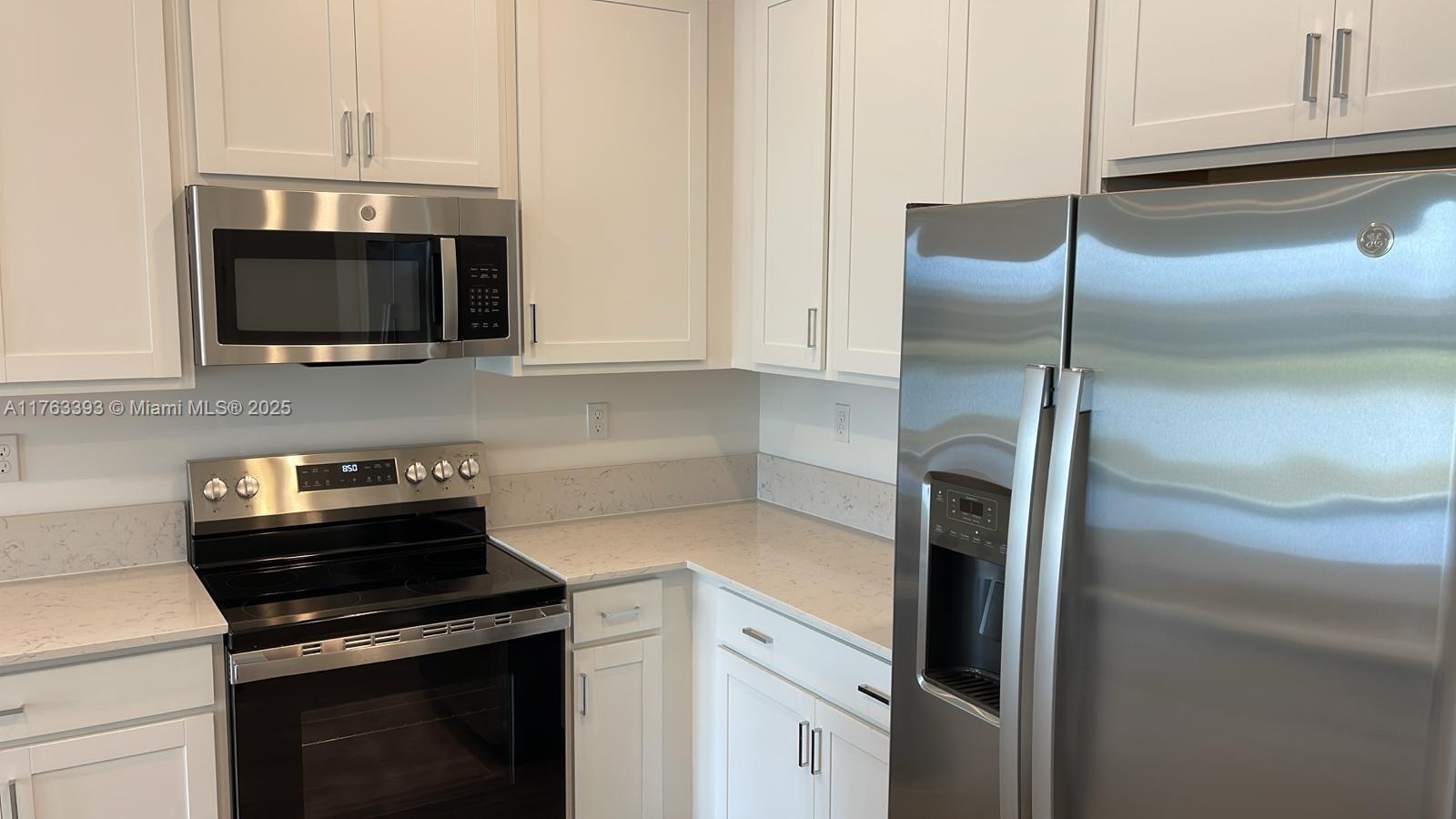DELRAY TRAILS AT VILLA DE - Residential Lease