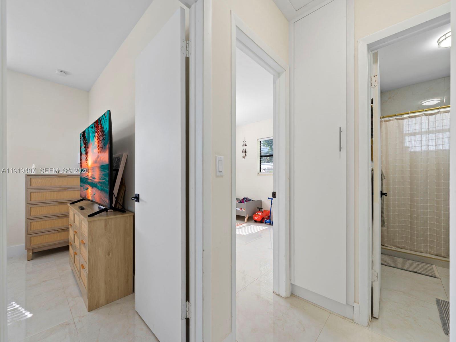 LAUREL MANOR - Residential