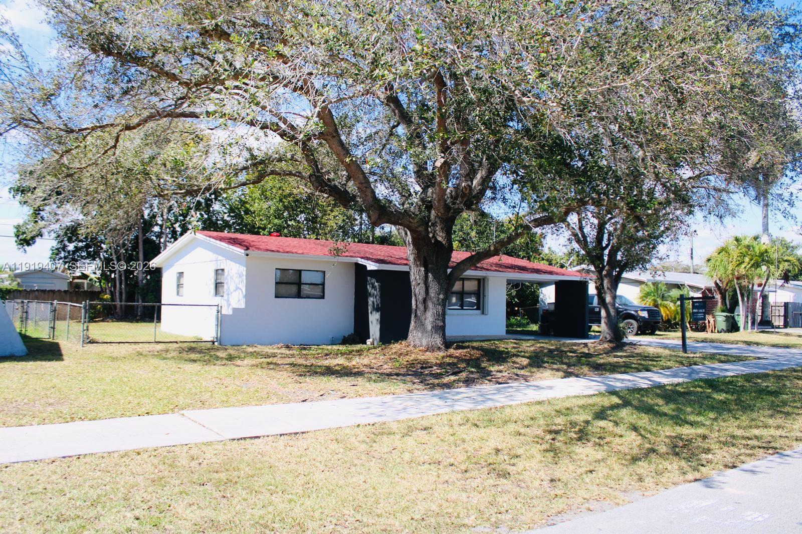 LAUREL MANOR - Residential