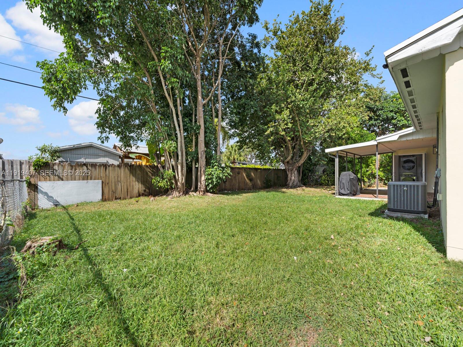 LAUREL MANOR - Residential