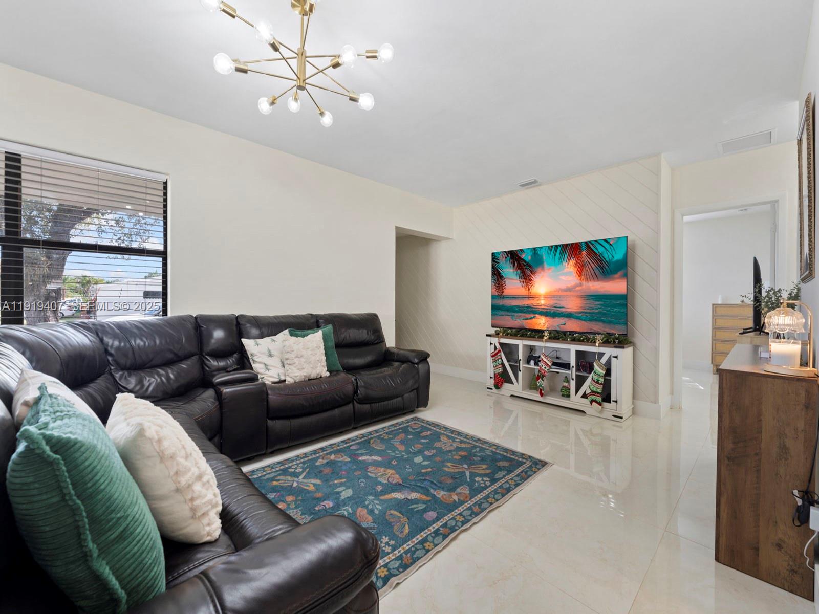 LAUREL MANOR - Residential