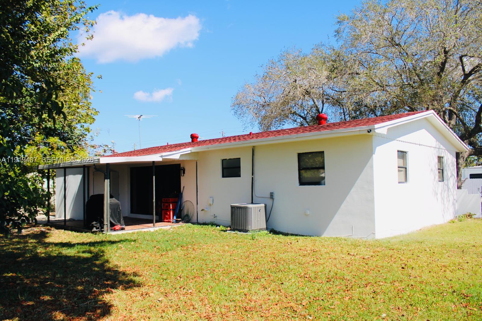 LAUREL MANOR - Residential