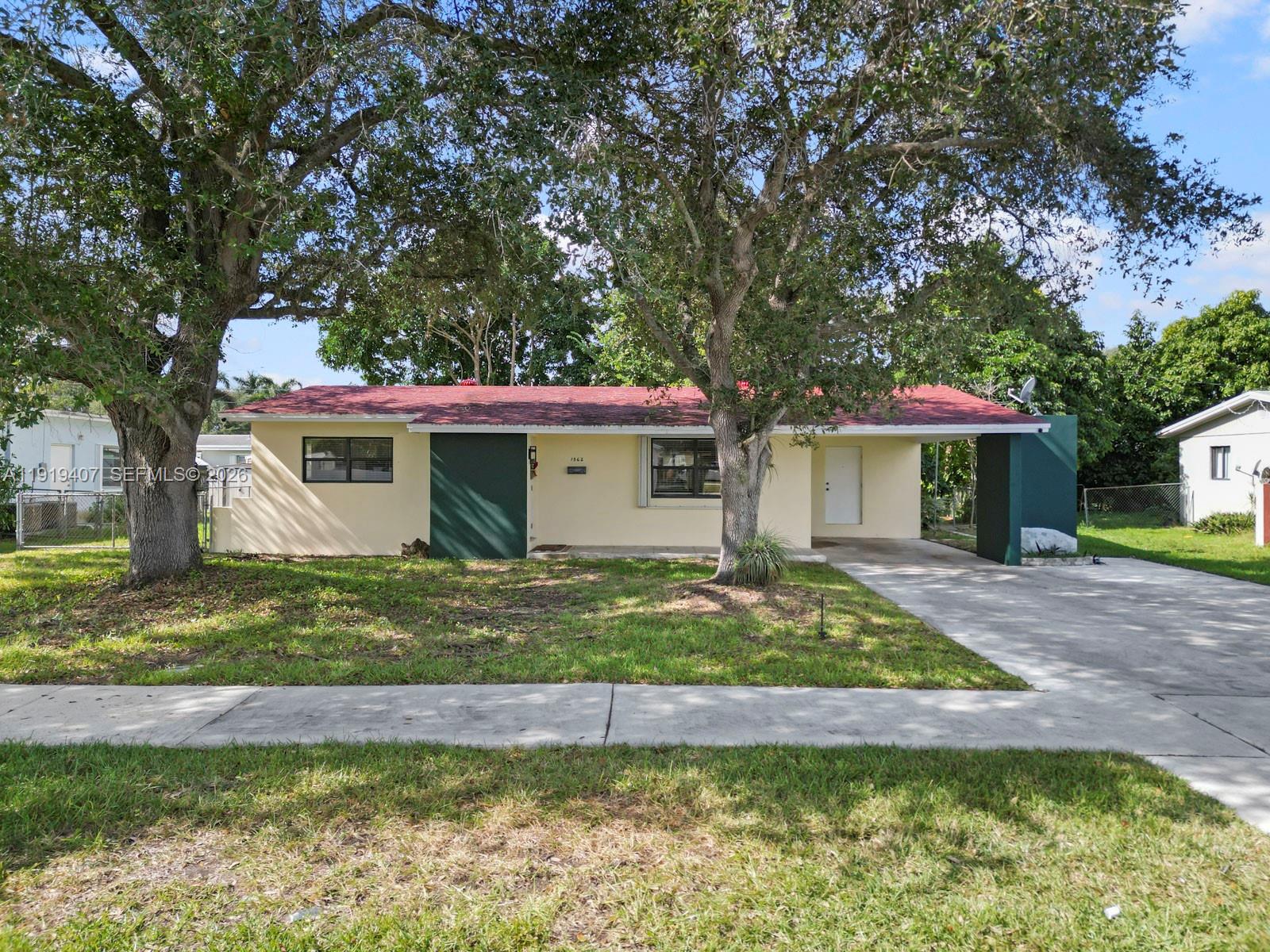 LAUREL MANOR - Residential