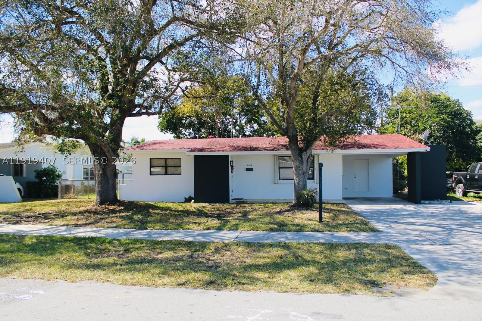 1562 NW 8th Ave
