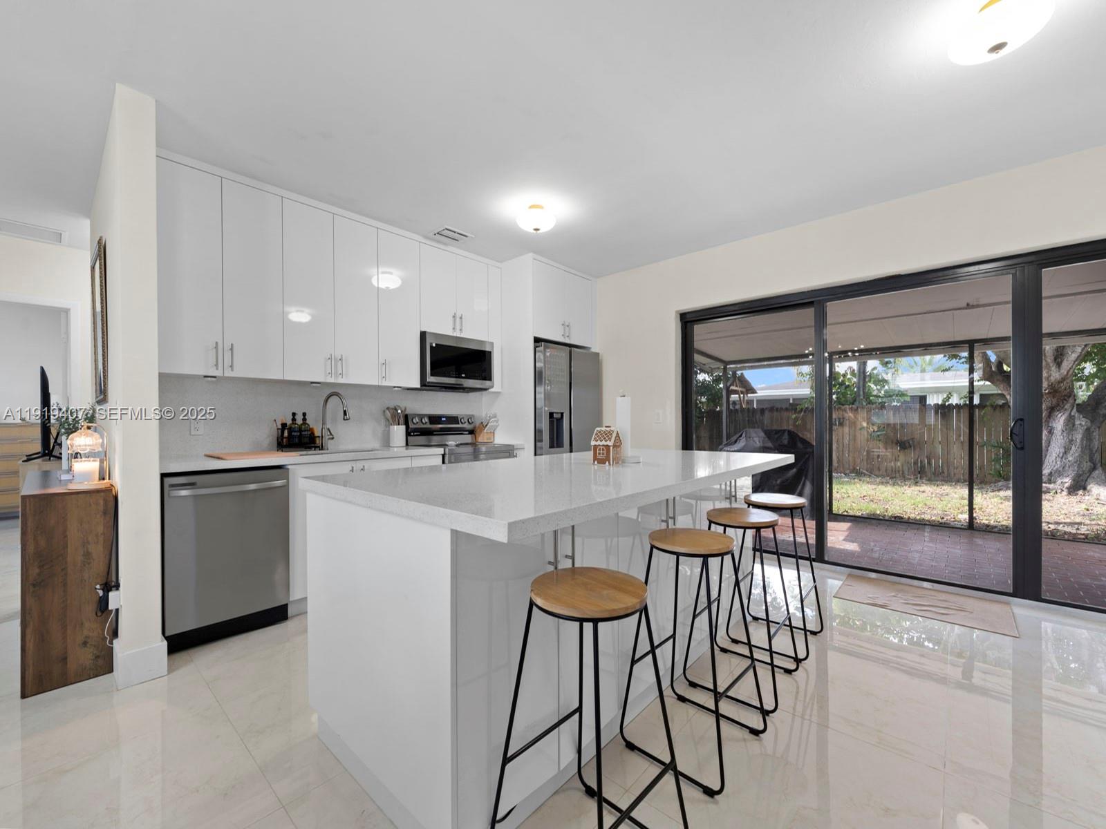 LAUREL MANOR - Residential