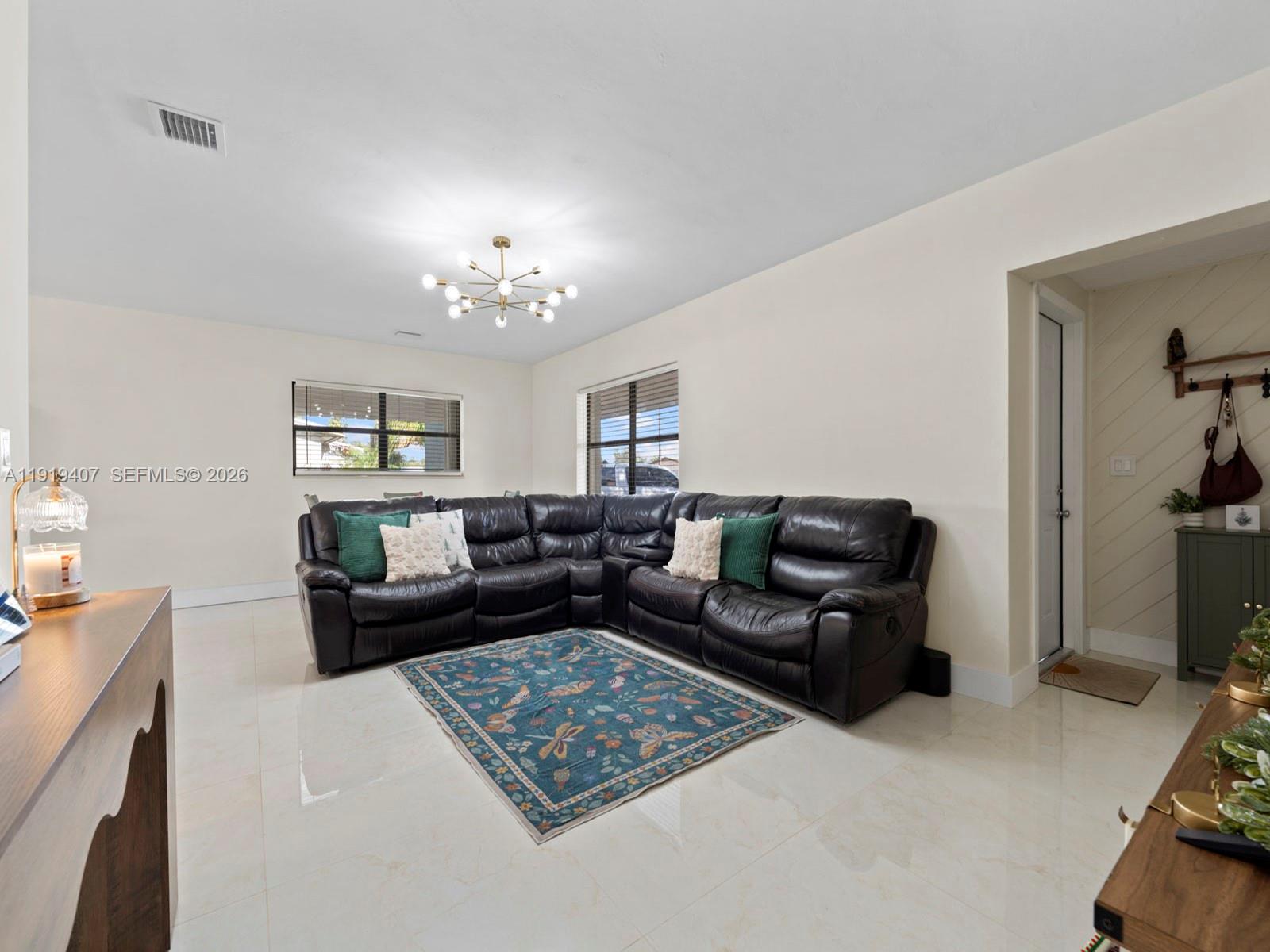 LAUREL MANOR - Residential