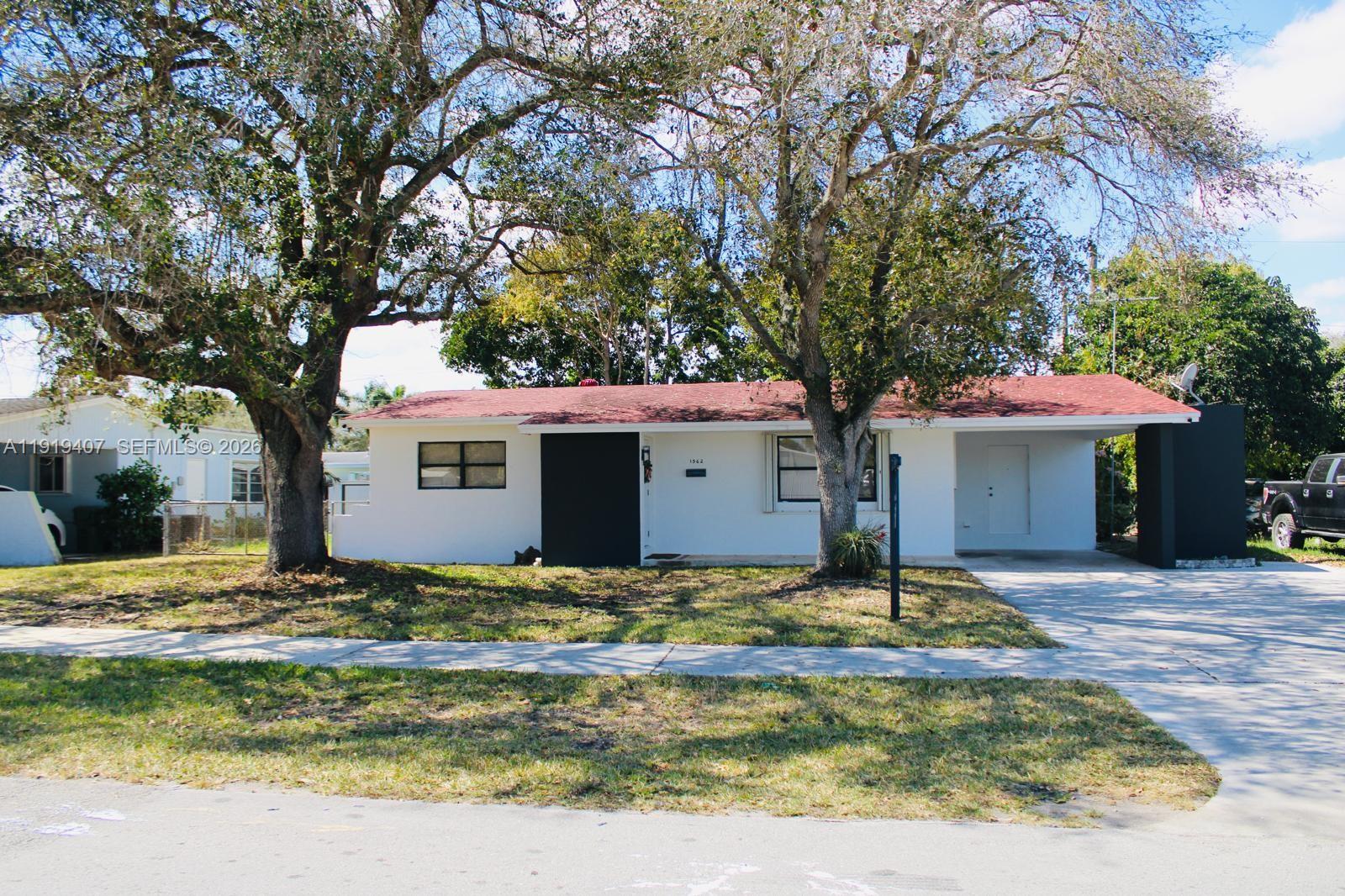 LAUREL MANOR - Residential