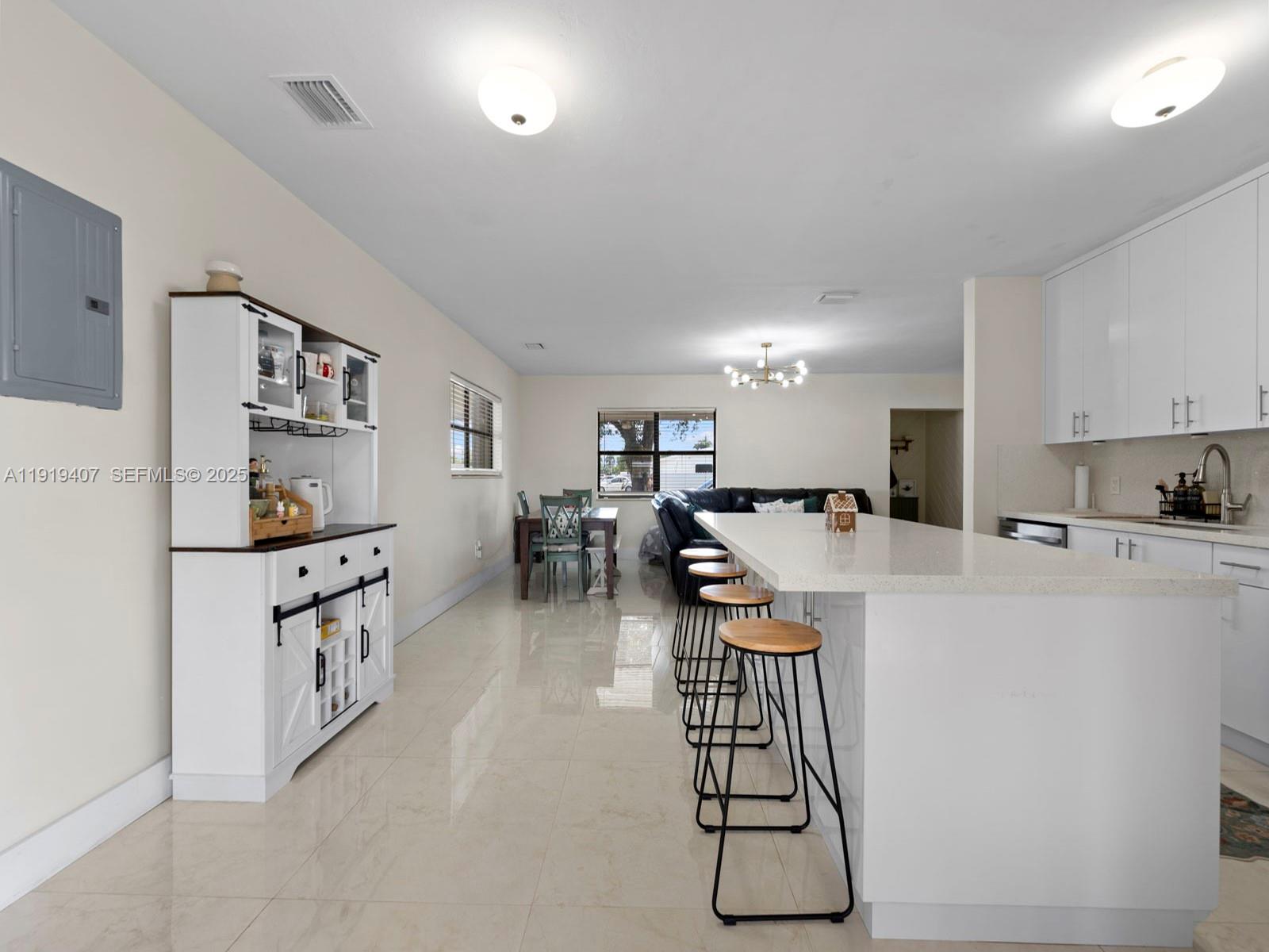 LAUREL MANOR - Residential