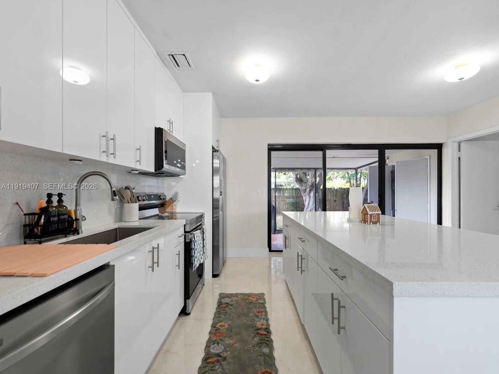 LAUREL MANOR - Residential