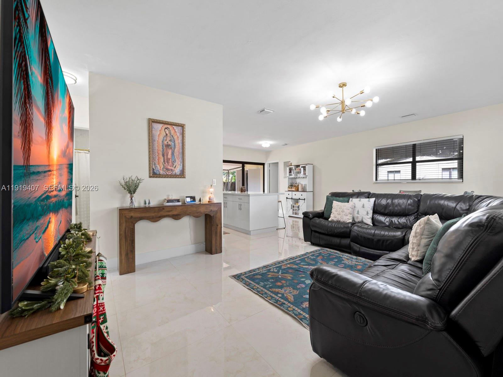 LAUREL MANOR - Residential