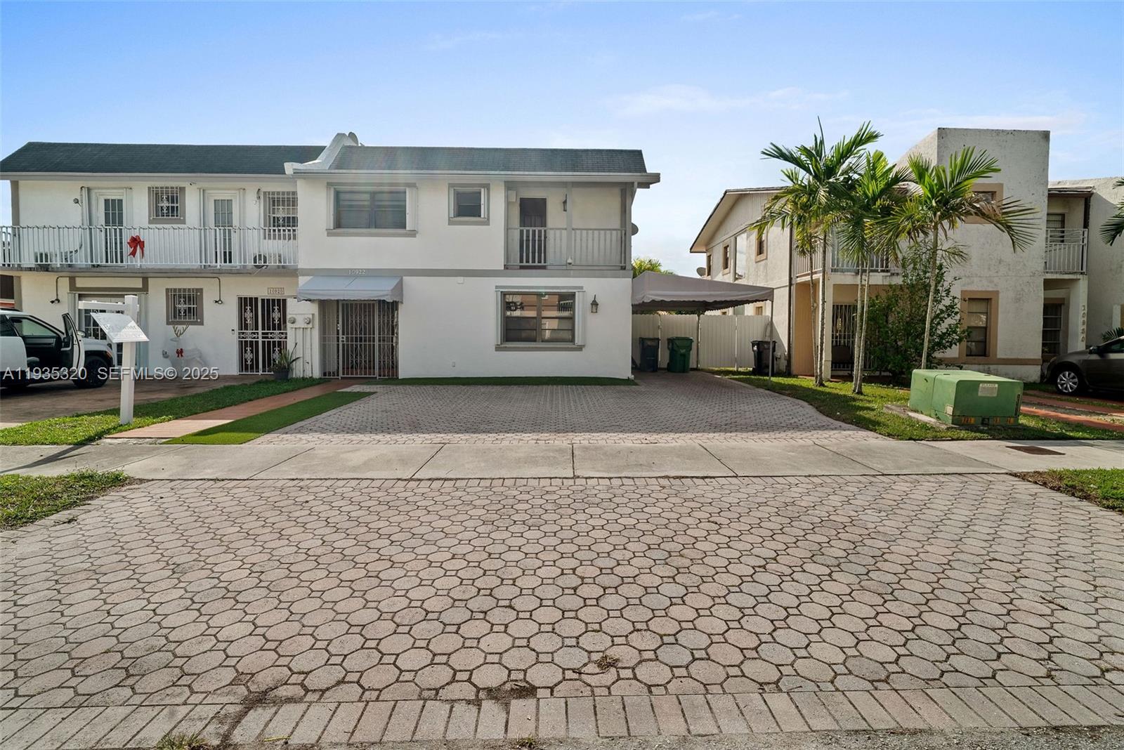 WESTBROOKE TWIN HOMES CON - Residential