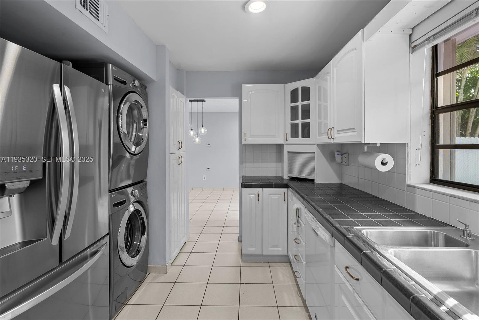 WESTBROOKE TWIN HOMES CON - Residential