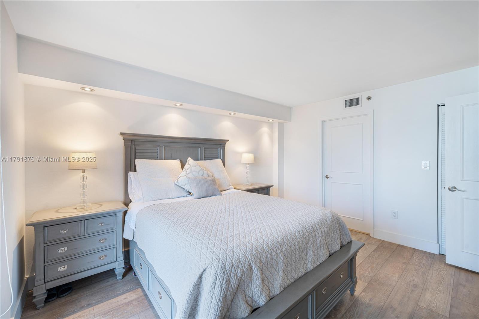 BRICKELL KEY II CONDO - Residential