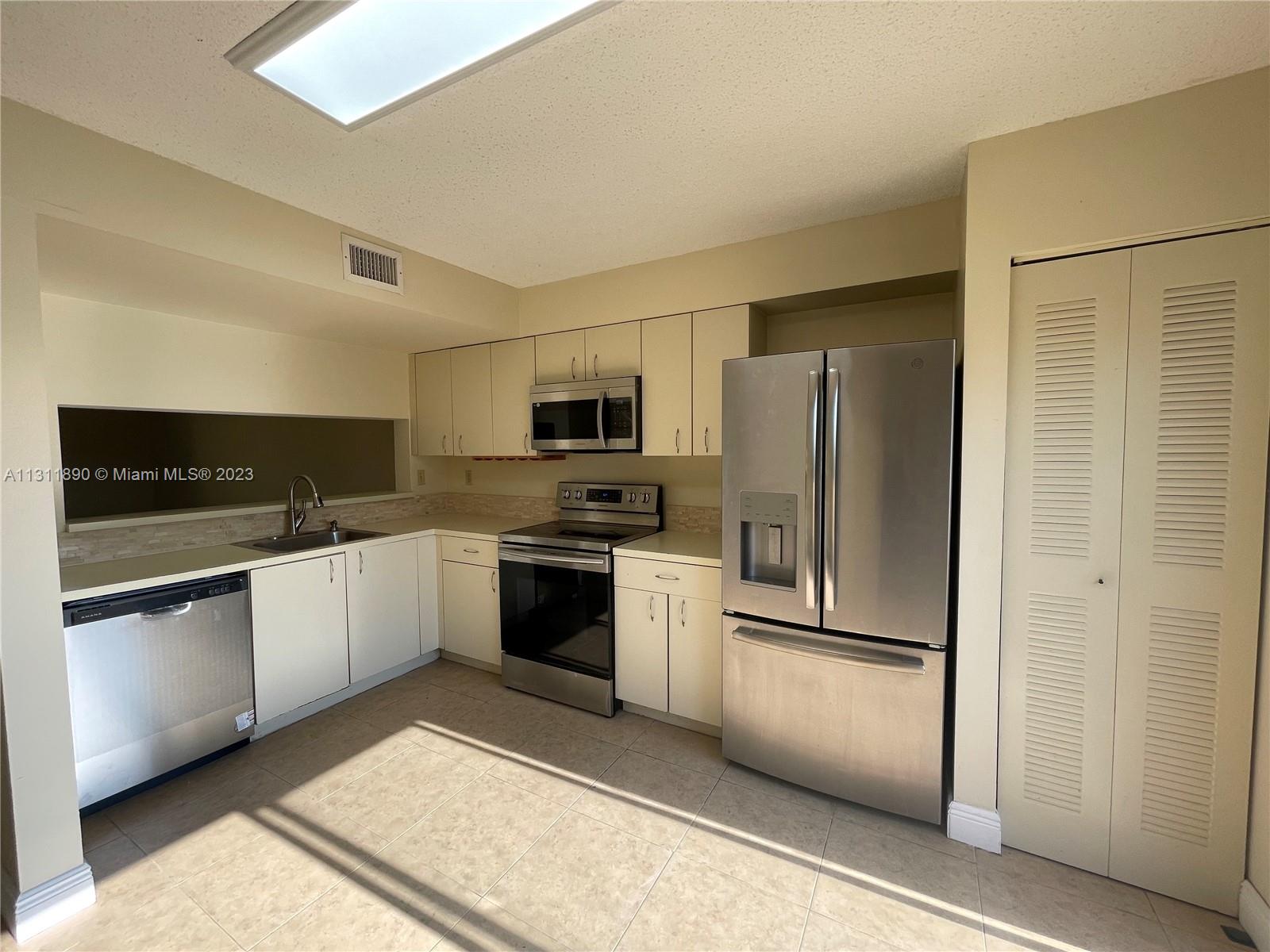 WATERVIEW CONDO - Residential Lease