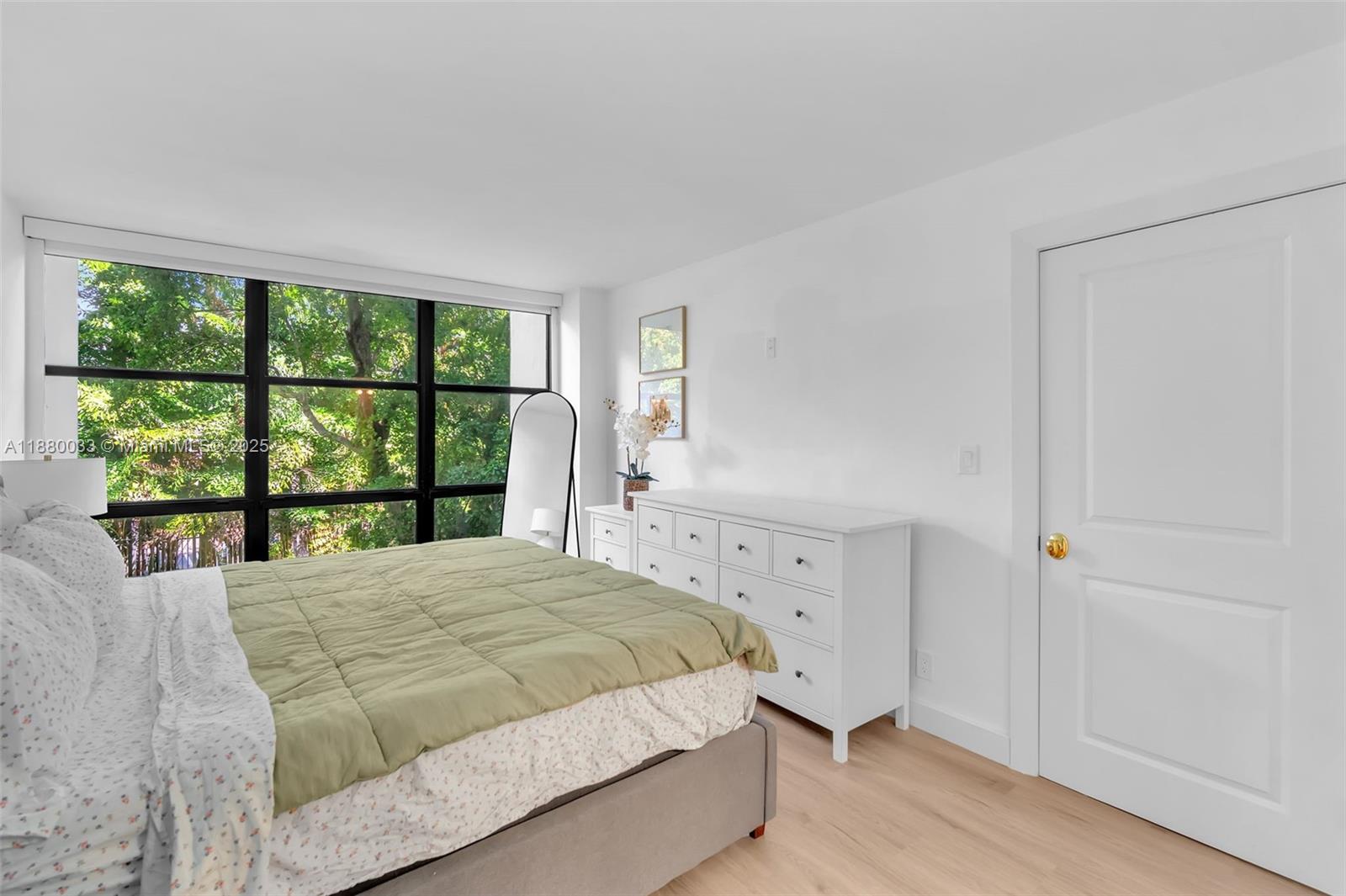 PLAZA OF AMERICAS CONDO P - Residential Lease
