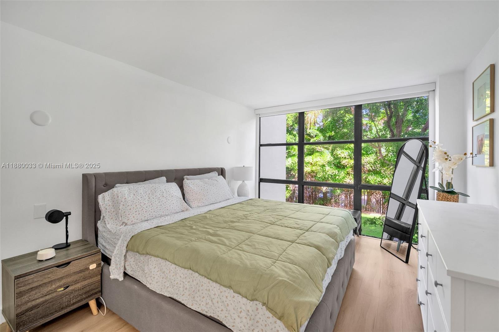 PLAZA OF AMERICAS CONDO P - Residential Lease