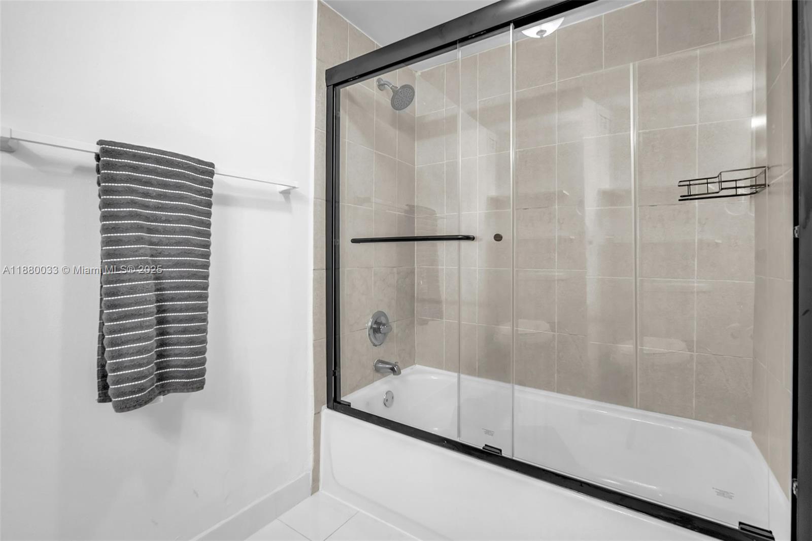 PLAZA OF AMERICAS CONDO P - Residential Lease