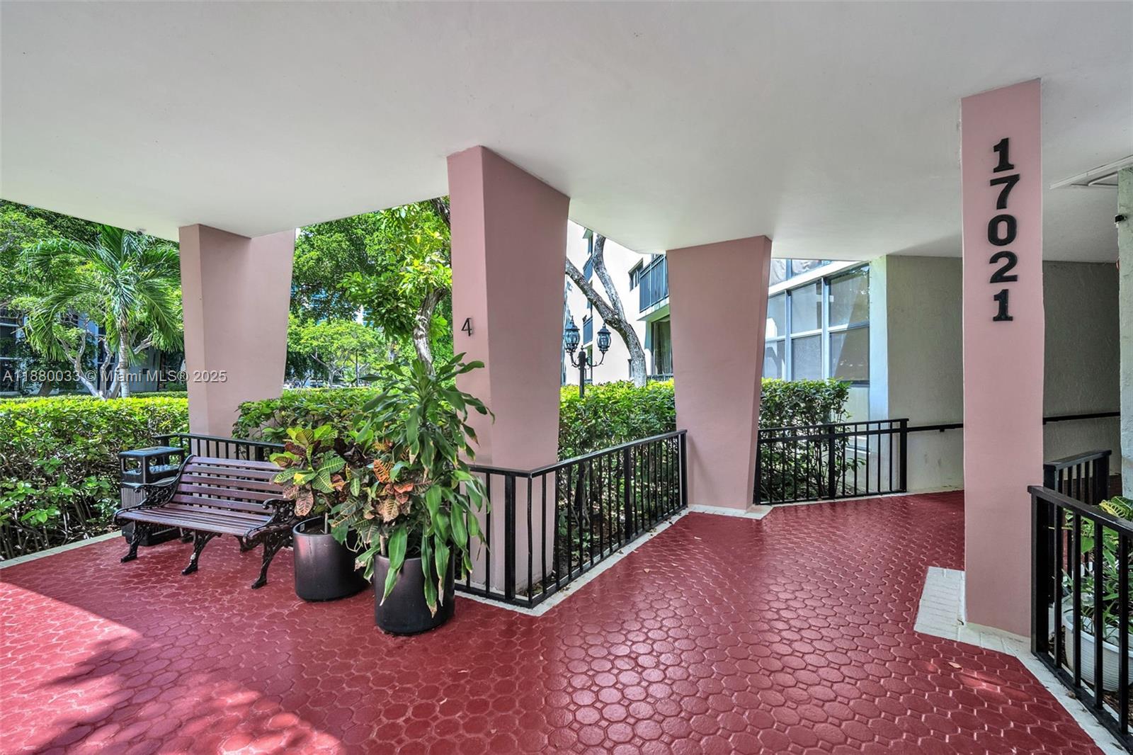 PLAZA OF AMERICAS CONDO P - Residential Lease