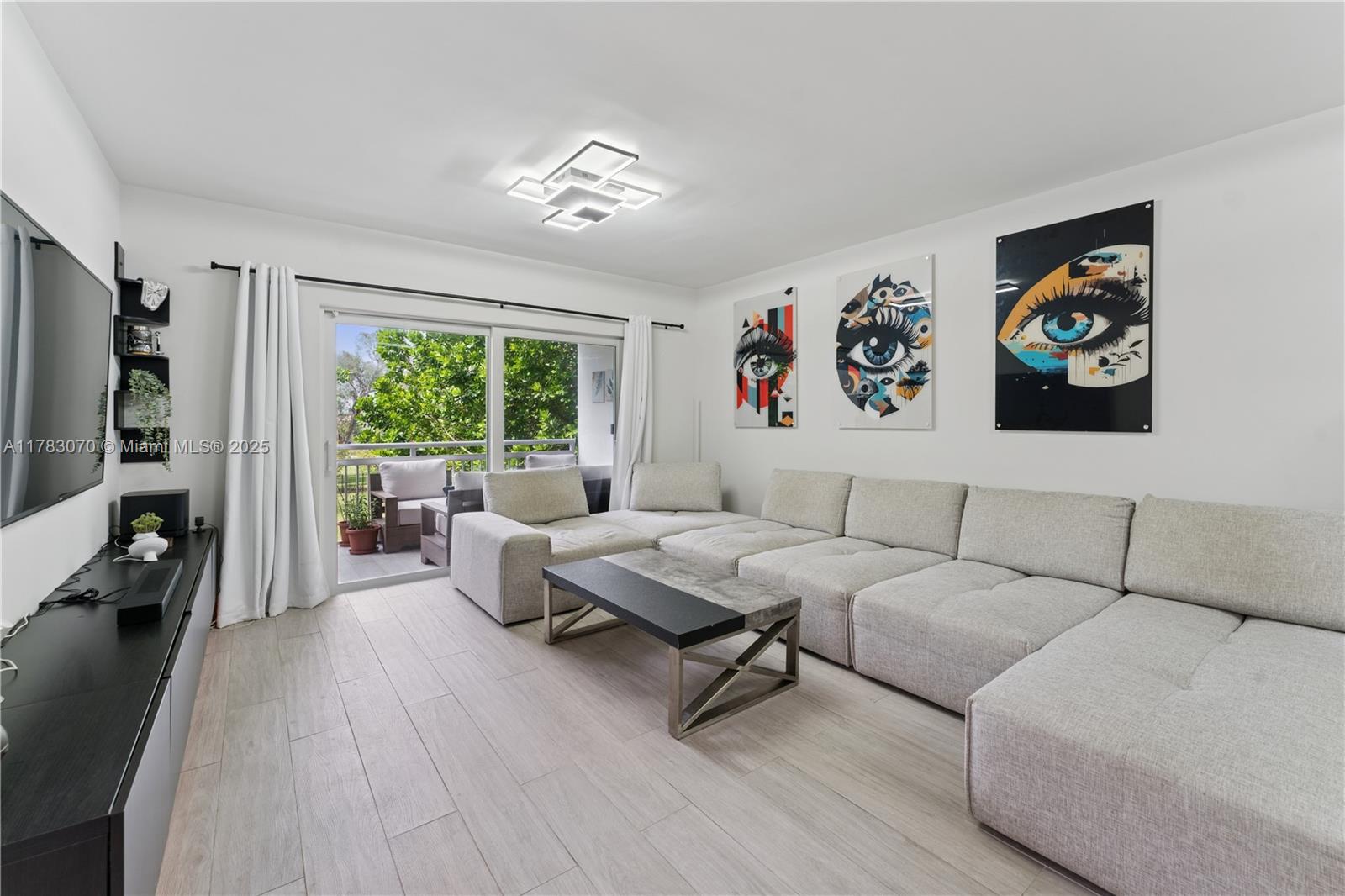 HILLCREST NO 21 CONDO - Residential