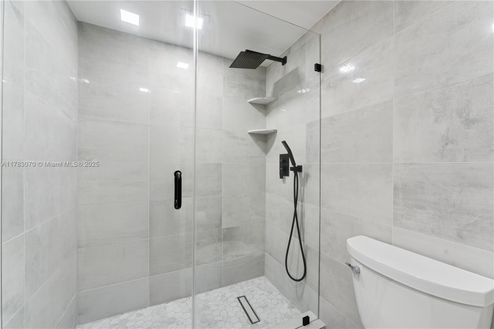 HILLCREST NO 21 CONDO - Residential