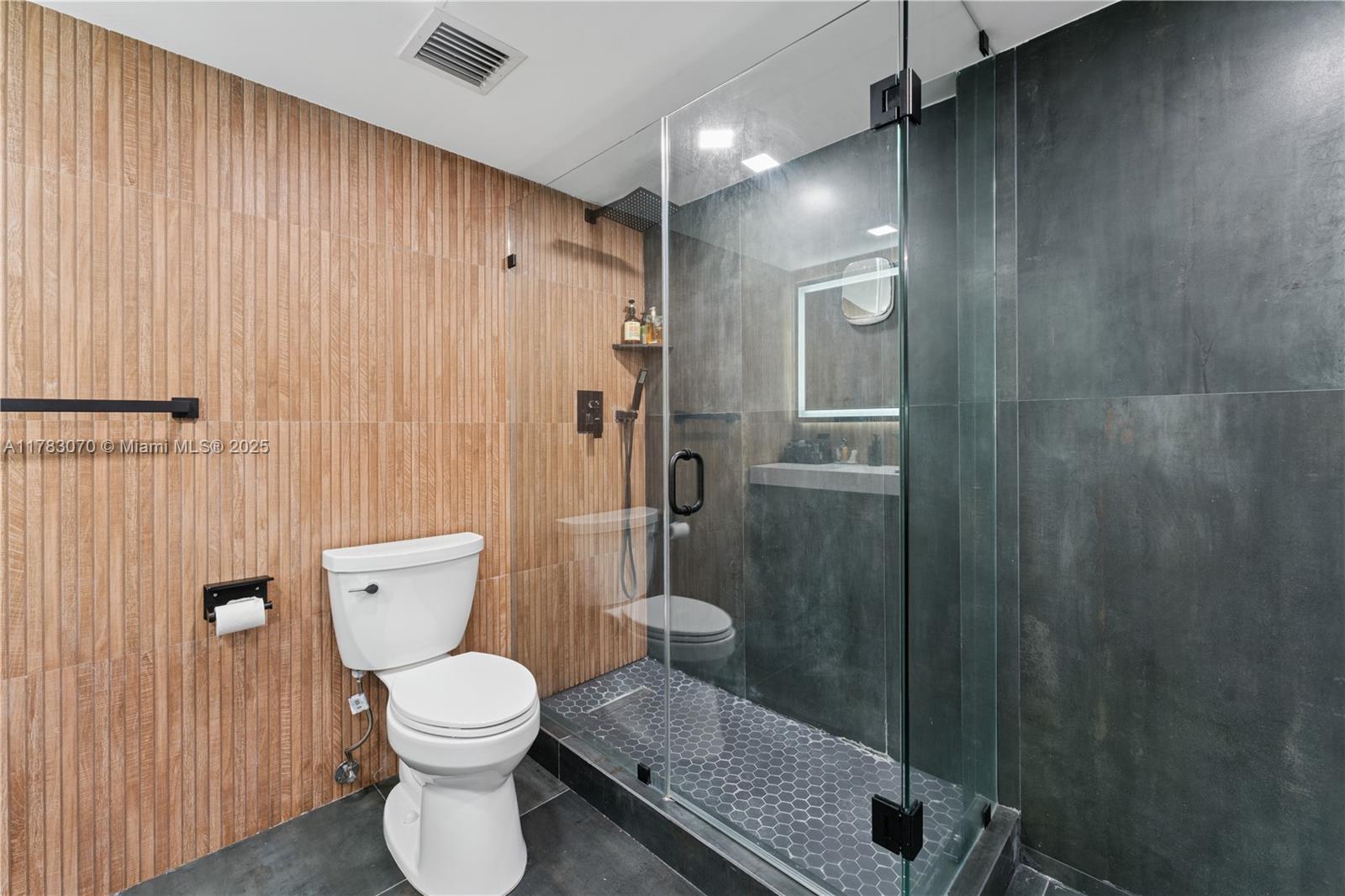 HILLCREST NO 21 CONDO - Residential