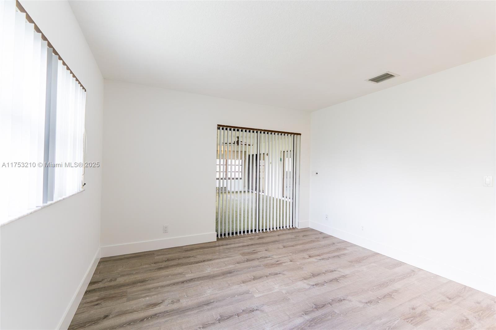 COCO WOOD LAKES SEC 2 - Residential Lease