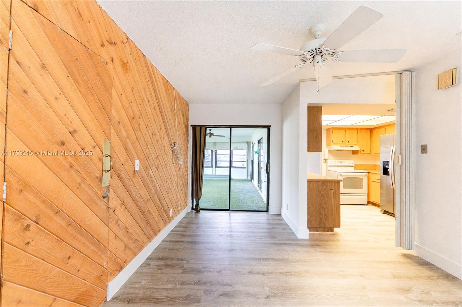 COCO WOOD LAKES SEC 2 - Residential Lease