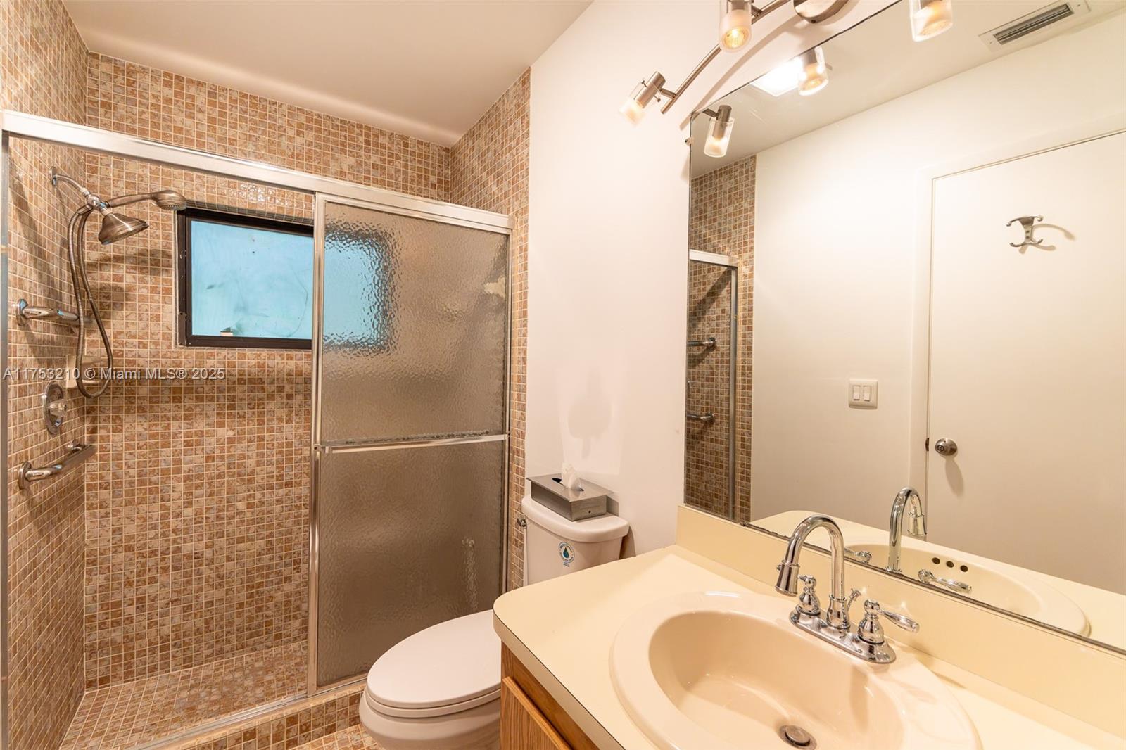 COCO WOOD LAKES SEC 2 - Residential Lease