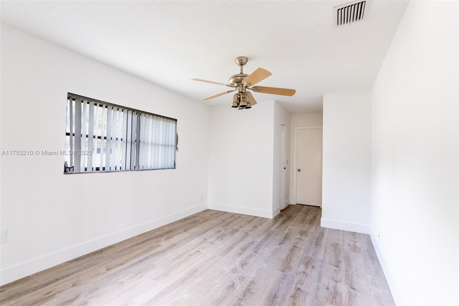 COCO WOOD LAKES SEC 2 - Residential Lease