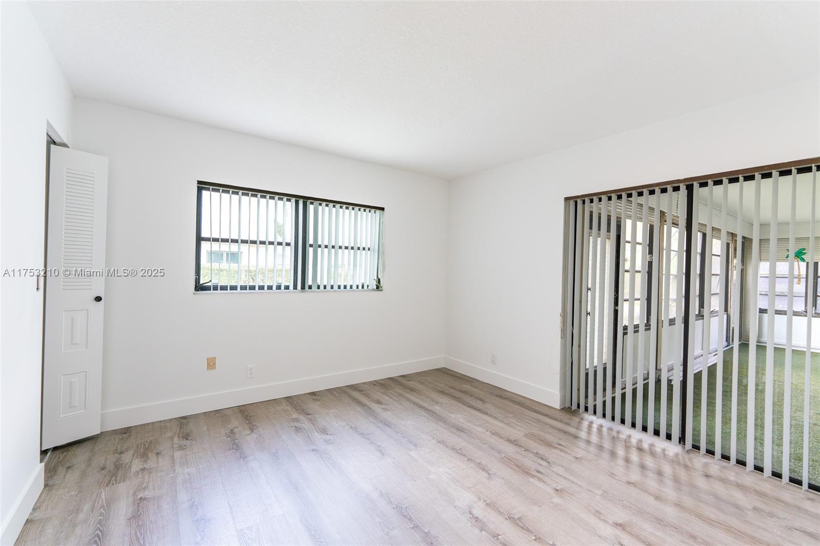 COCO WOOD LAKES SEC 2 - Residential Lease