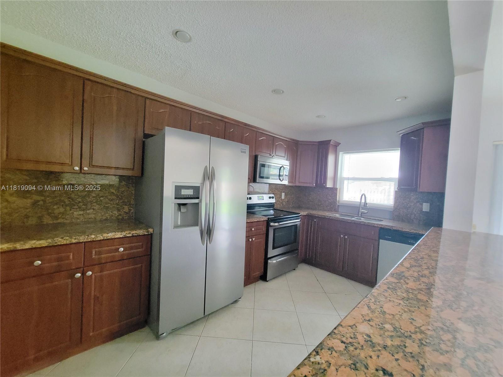 WESTFIELD AT WPB - Residential Lease