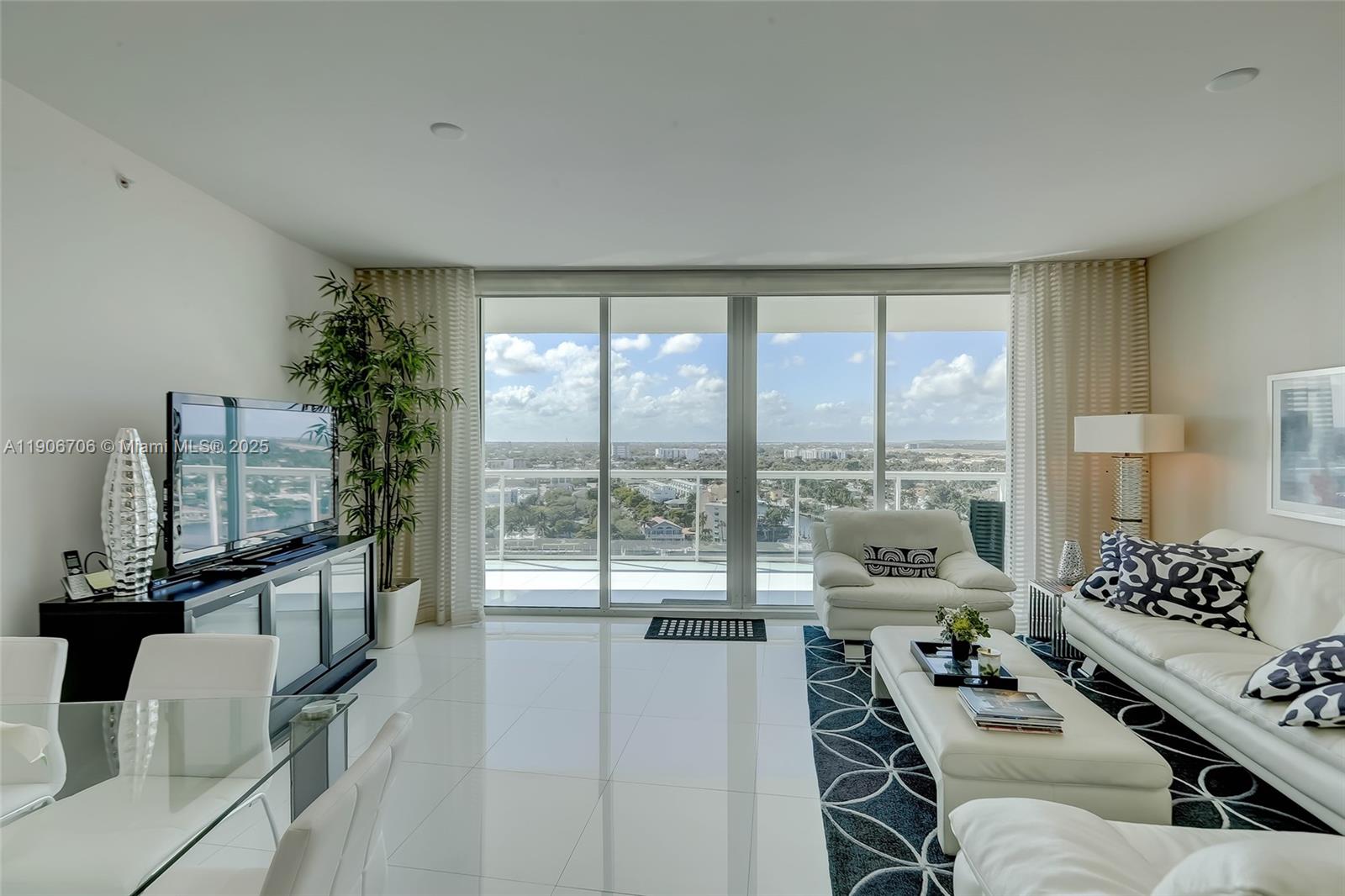 PLAZA AT OCEANSIDE (THE) - Residential Lease