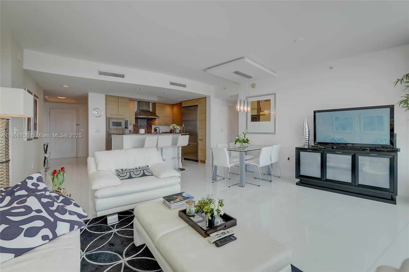 PLAZA AT OCEANSIDE (THE) - Residential Lease