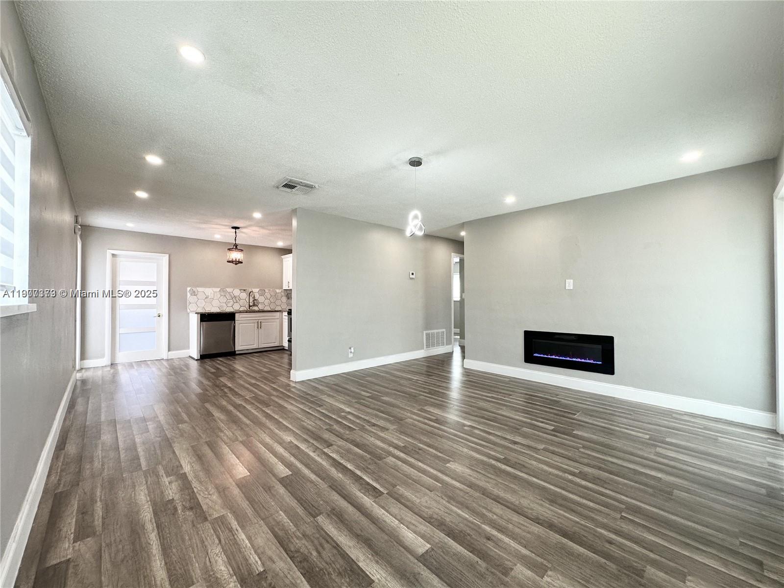 TAMARAC LAKES NORTH 3RD S - Residential