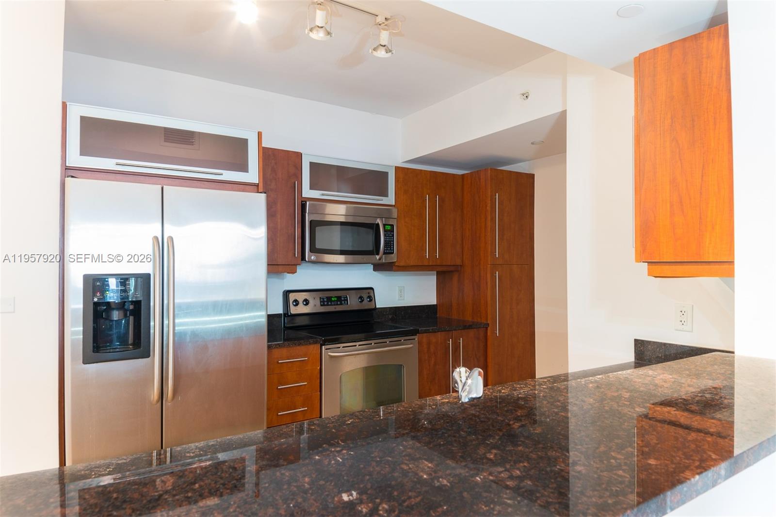 TOSCANO CONDO - Residential