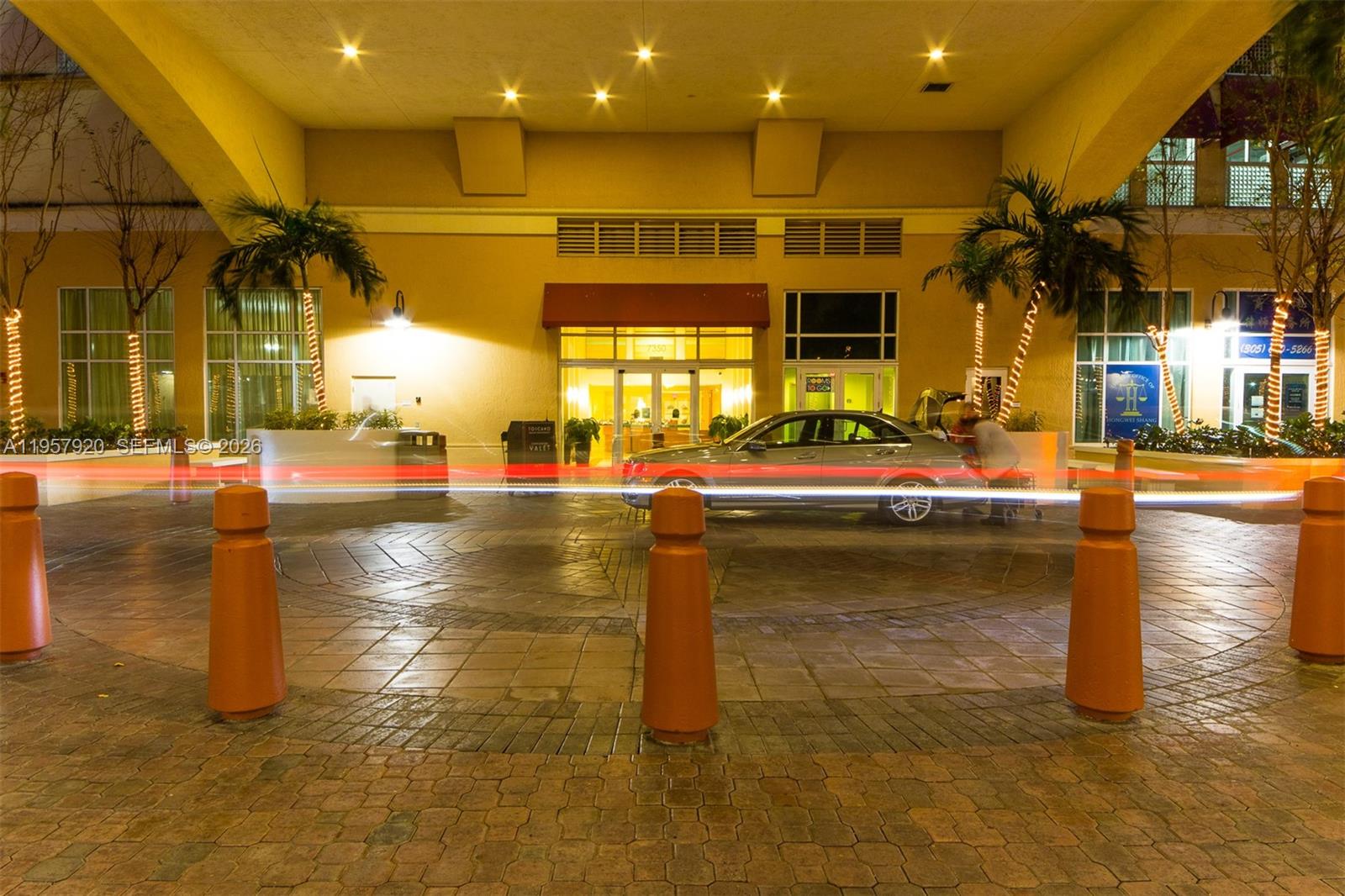 TOSCANO CONDO - Residential