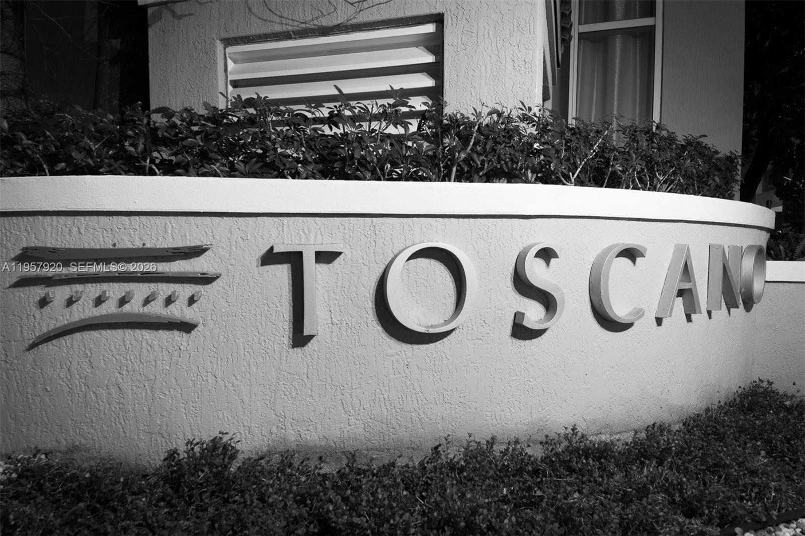 TOSCANO CONDO - Residential