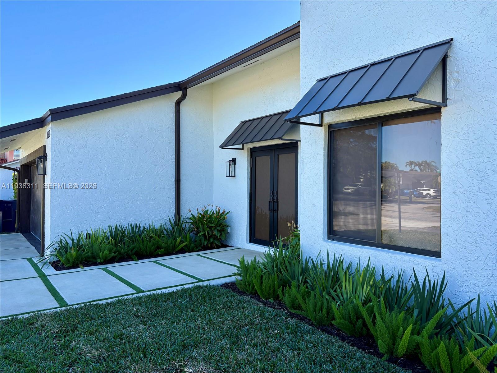 View photos, virtual tours, details... 13890 SW 108th St .