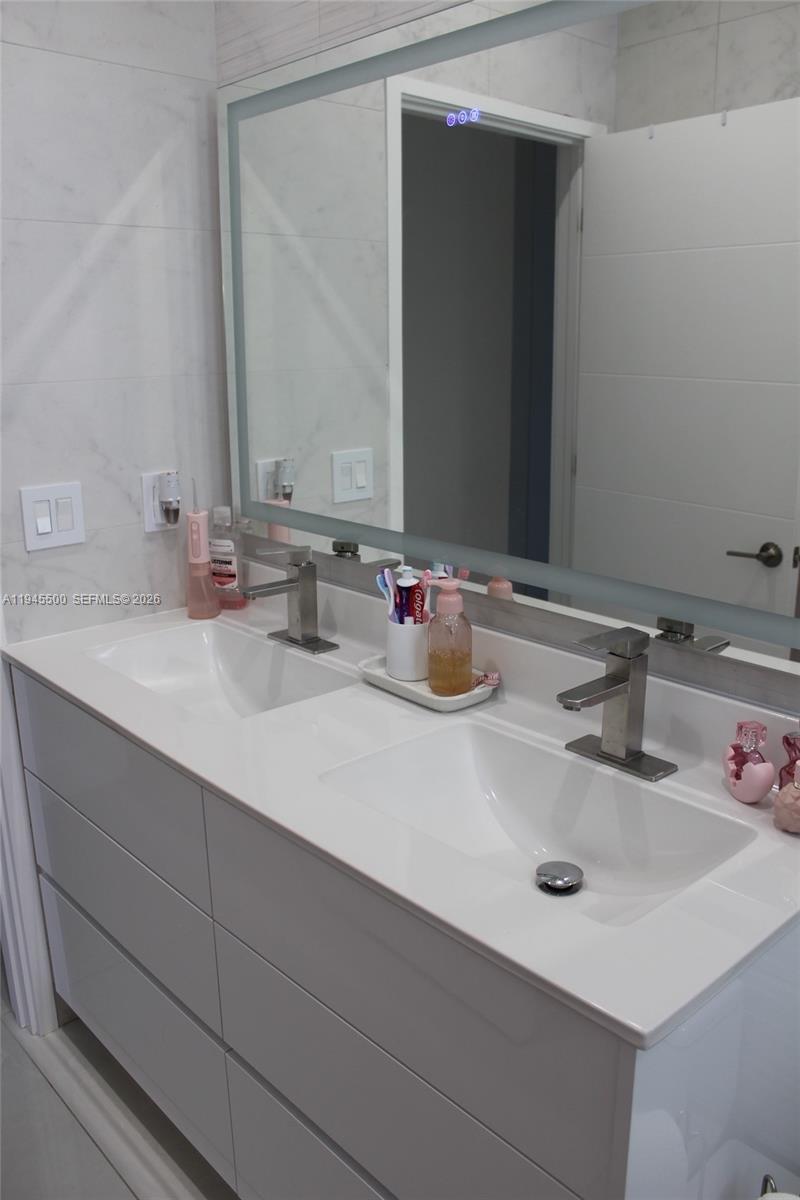 AQUABELLA NORTH - Residential