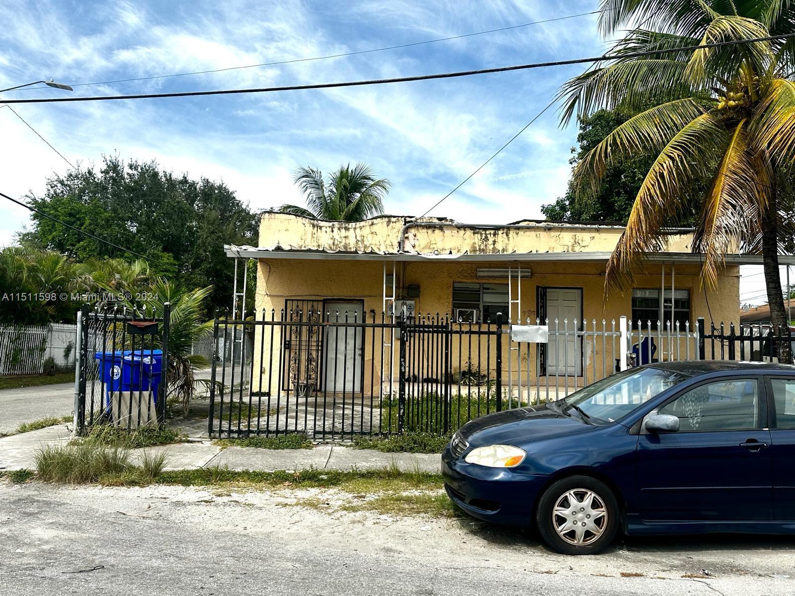 Live Real Estate Auction at the property! Saturday, March 9th 11:00am. 
Income-producing corner lot. Zoned T4-R. Legal Duplex, rented as 3 units with month-to-month tenants. 
Preview 30 mins prior to sell. 10% due at time of sale, 30 days to close. Guarantee a free and clear title.
Suggested opening bid $259,999.